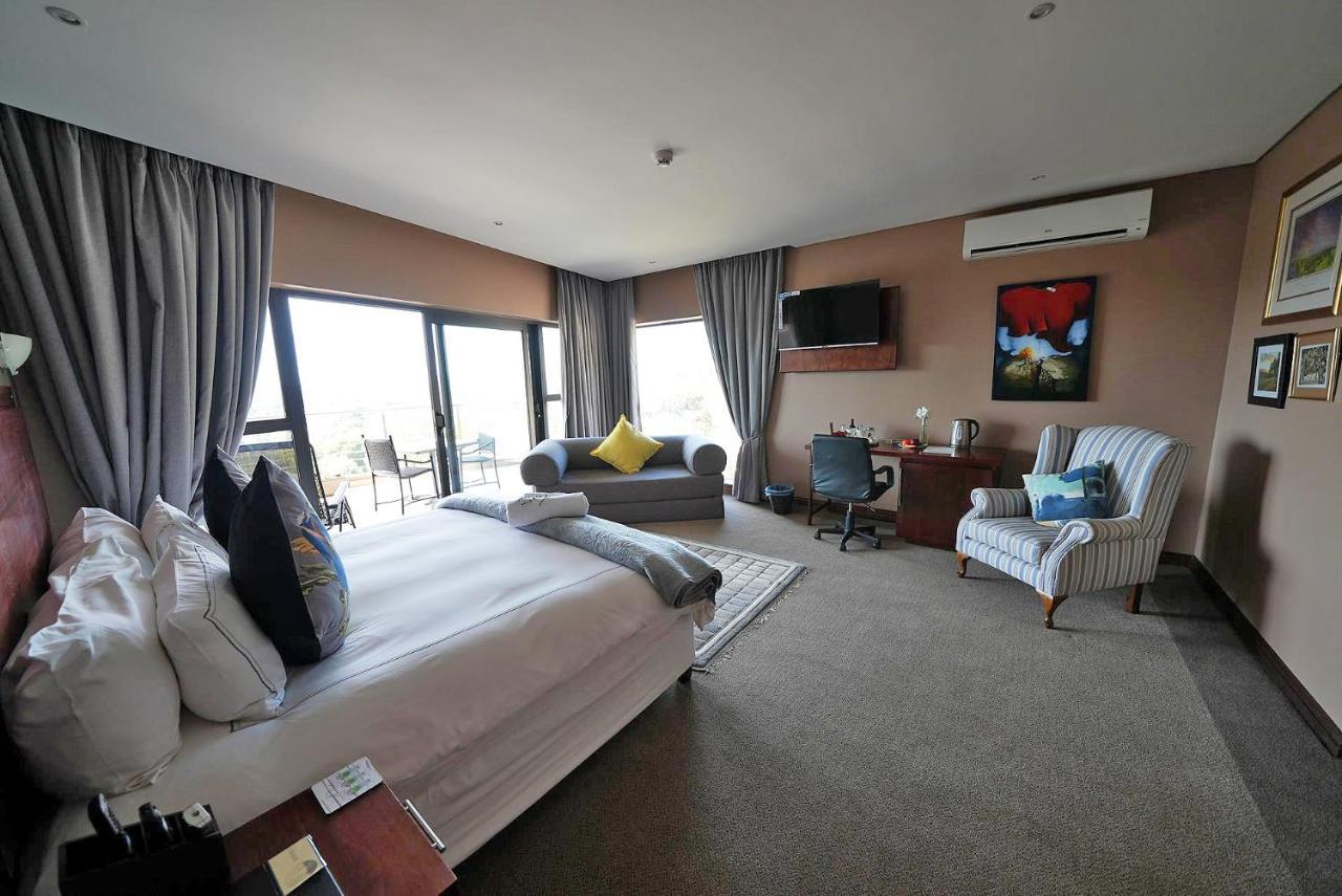 Over The Moon Guesthouse ヨハネスブルグ エクステリア 写真