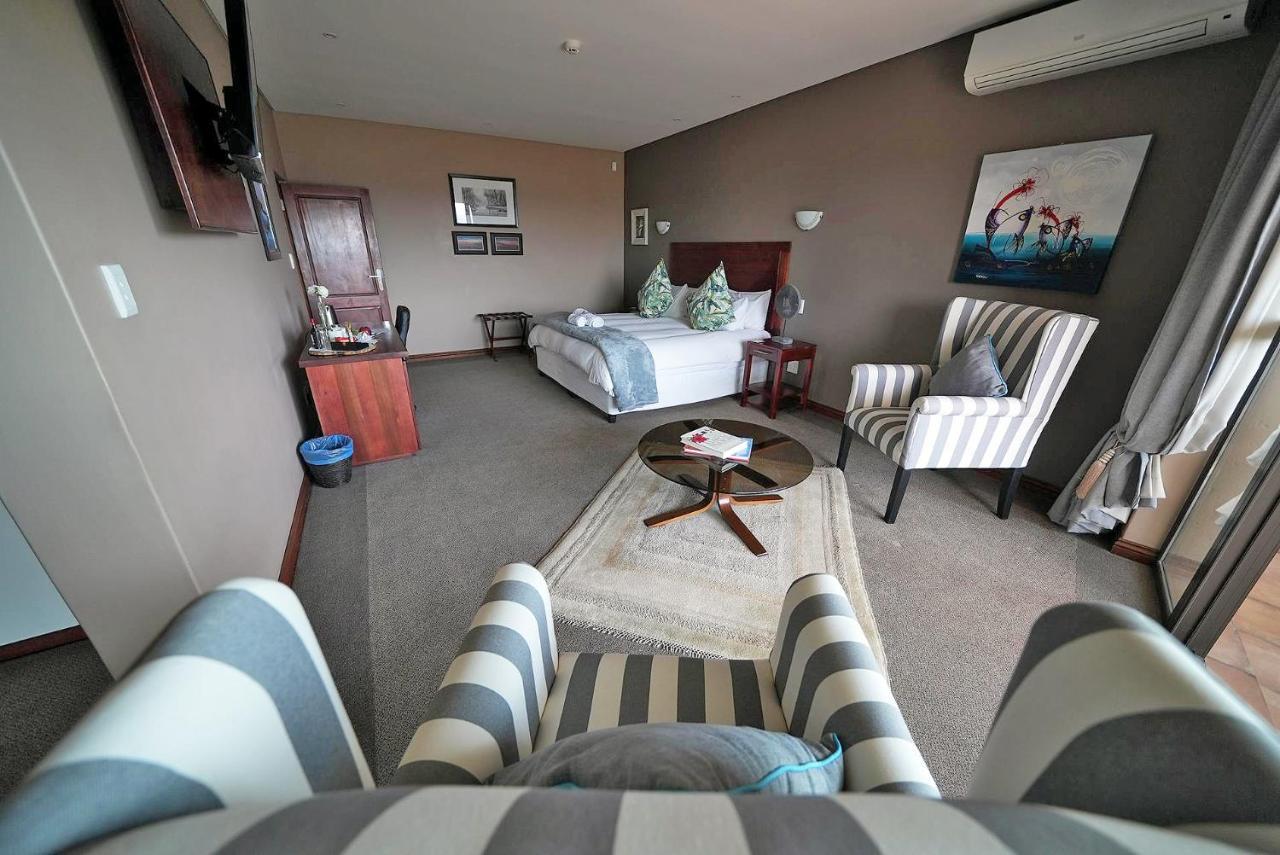 Over The Moon Guesthouse ヨハネスブルグ エクステリア 写真