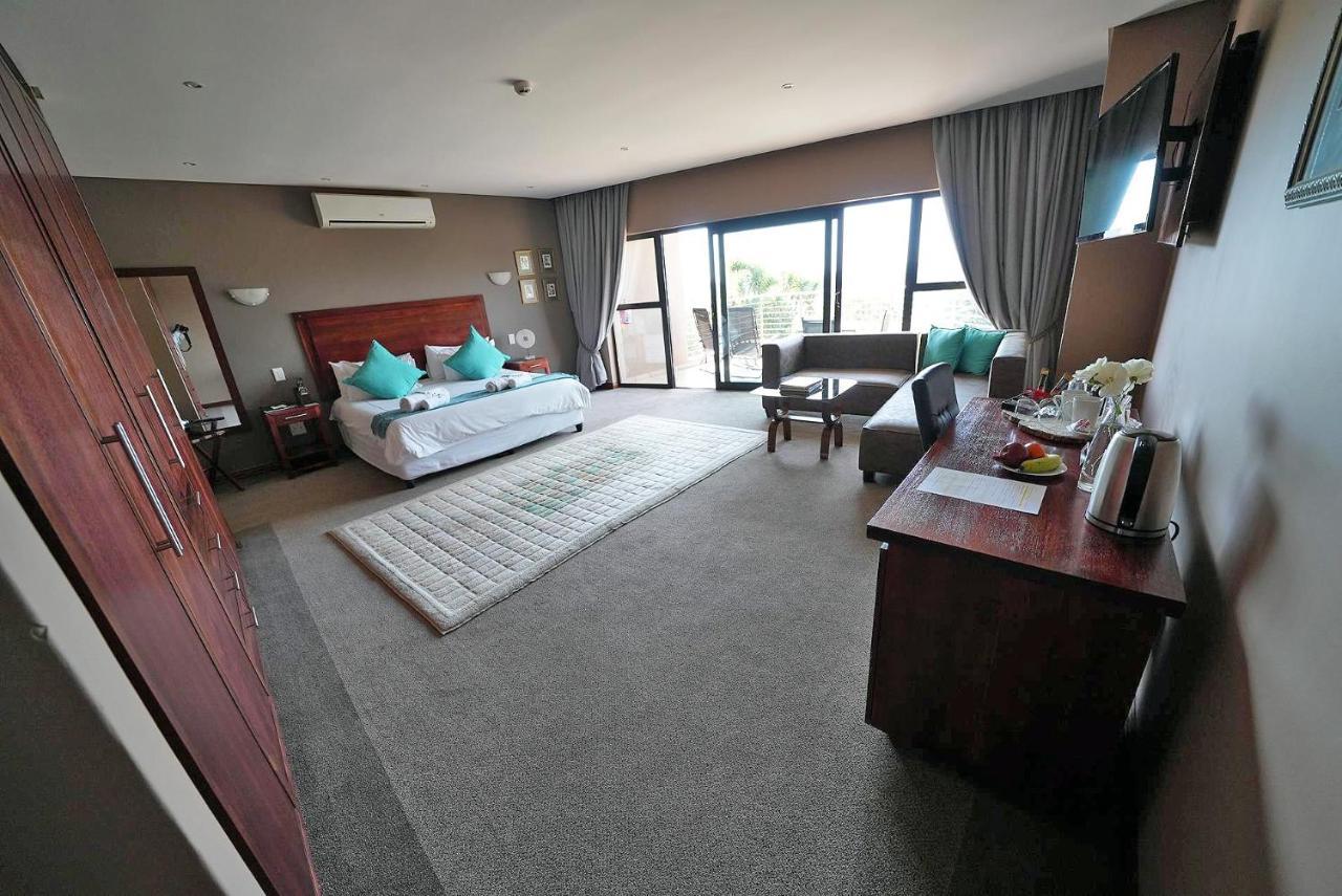 Over The Moon Guesthouse ヨハネスブルグ エクステリア 写真